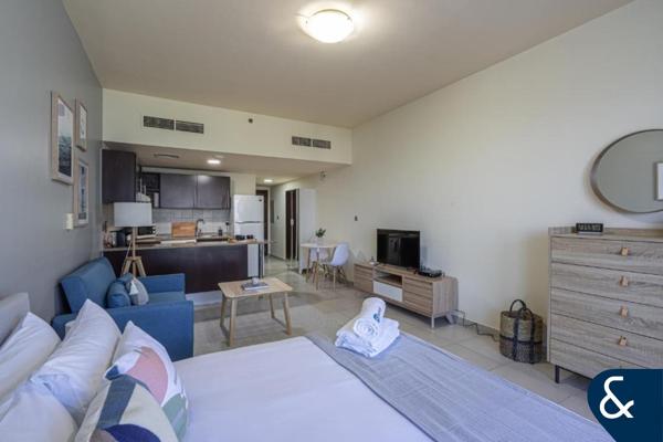 Furnished | Bright | Jumeirah Park Views